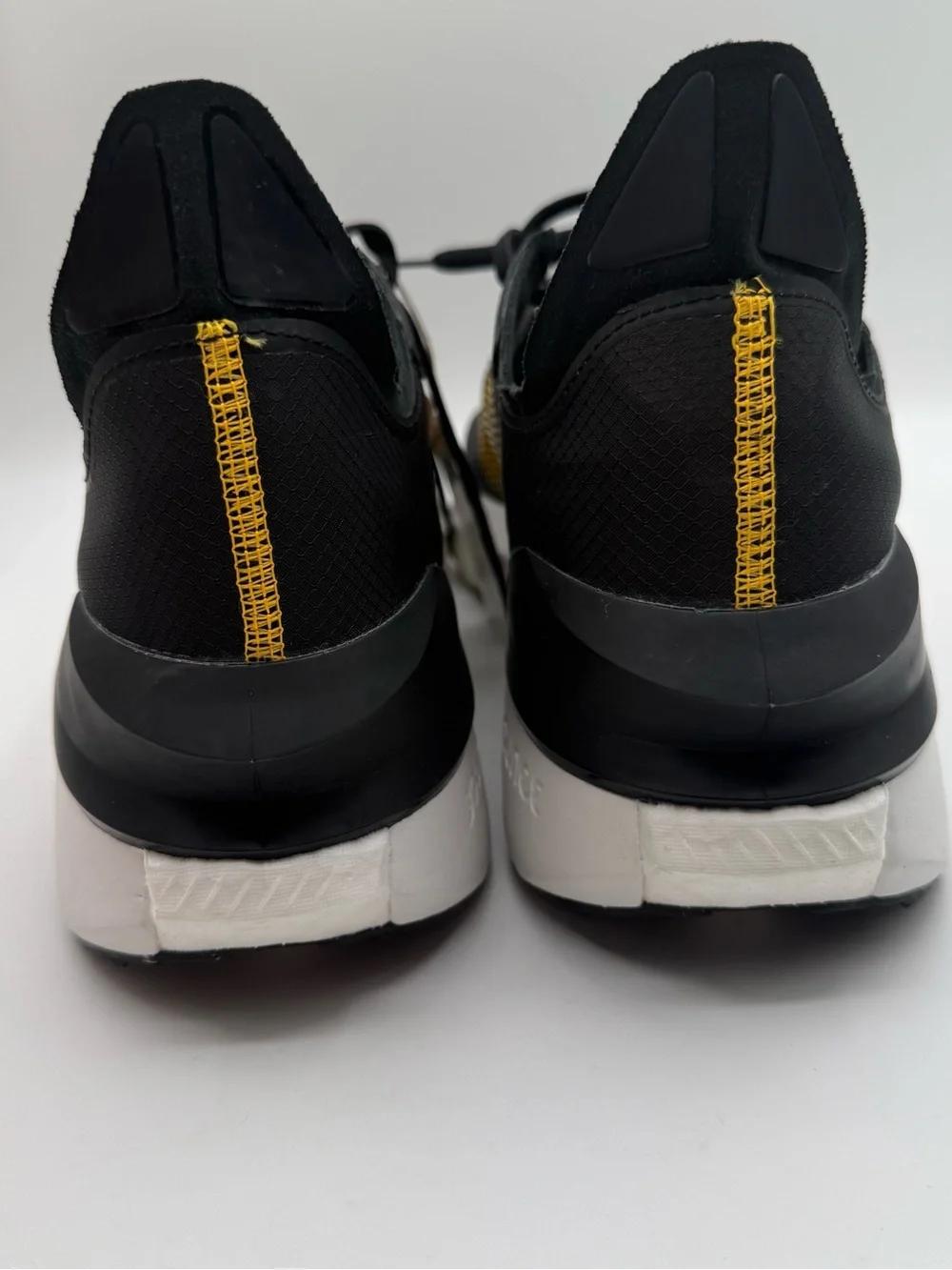 Adidas Men’s Size 13 Women’s 14 Avryn Black Solar Gold Sneakers Shoes New